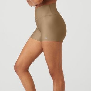 ALO Yoga High Waist Airlift Shorts - Gravel
